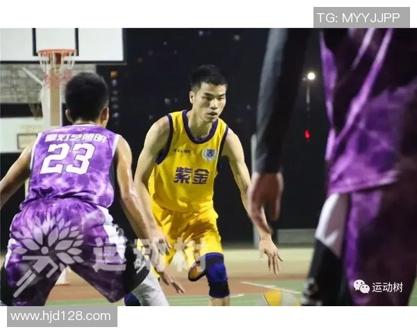 成都篮球队在城市联赛中以87分高居积分榜首位展现强劲实力